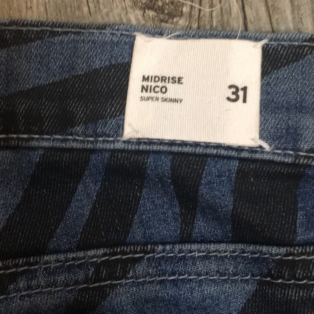 HUDSON JEANS// Nico// NWOT// size 31//  Zebra// - Picture 7 of 8